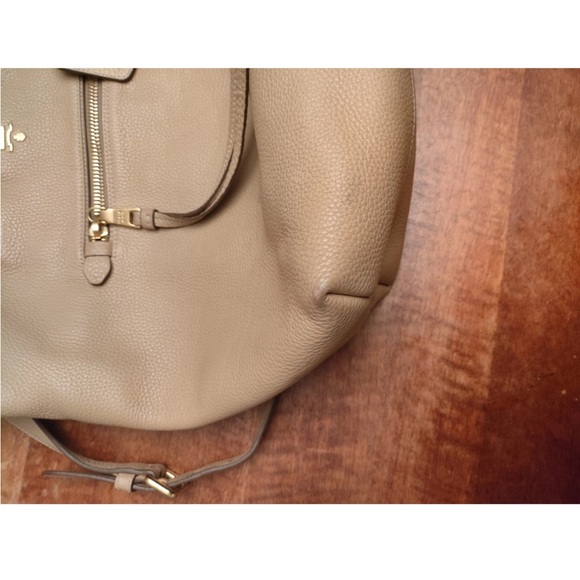 Beautiful Prada handbag. Has been authenticated. - Picture 8 of 11